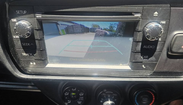 2017 Auto Toyota Yaris with low kms and easy finance 11.jpg